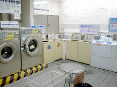 容量が小型4.5Kgから大型14Kgまでの各洗濯機、湯洗い可能な機種もあります